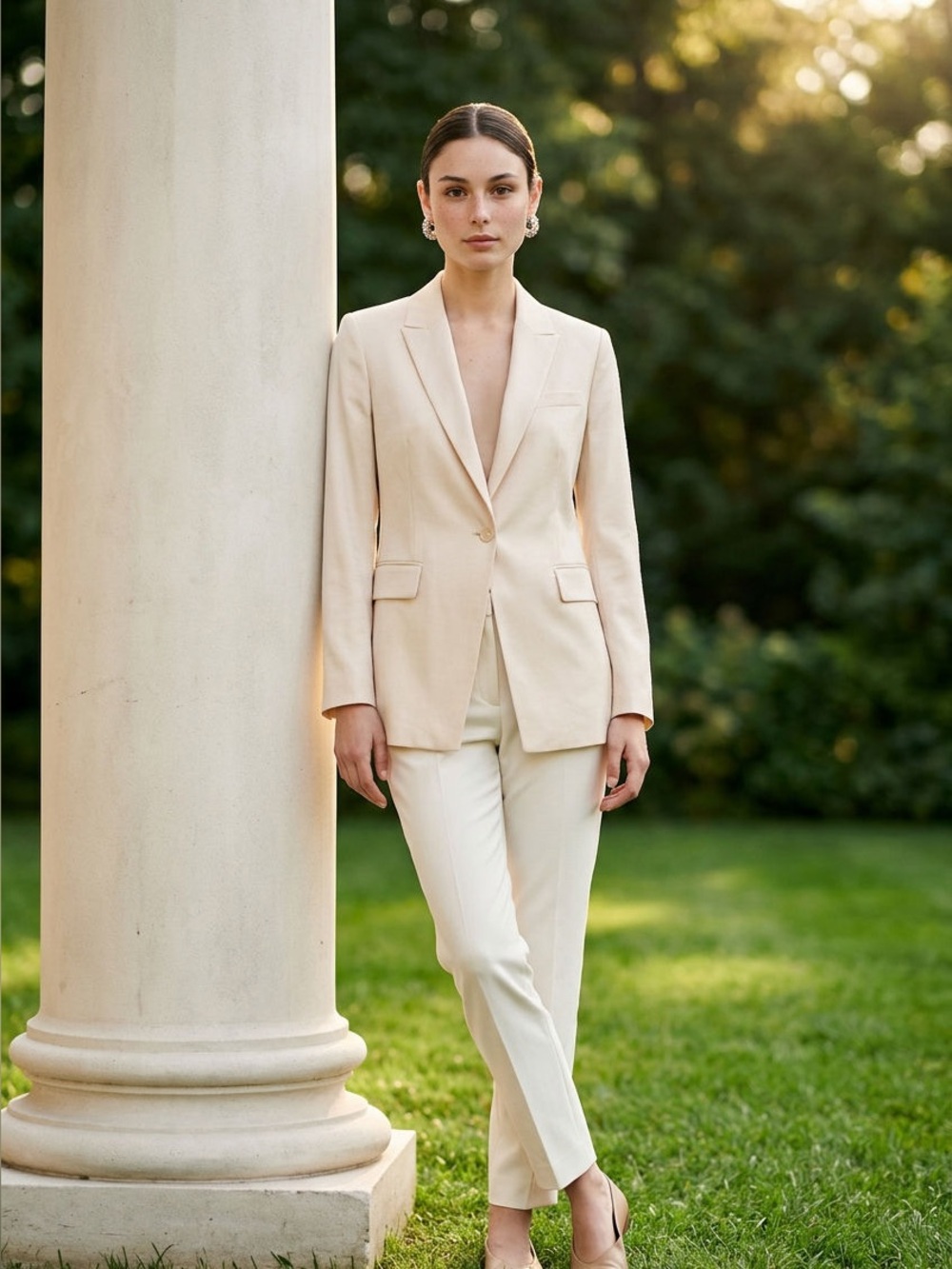 Theory Cream Single-Button Notch-Lapel Blazer